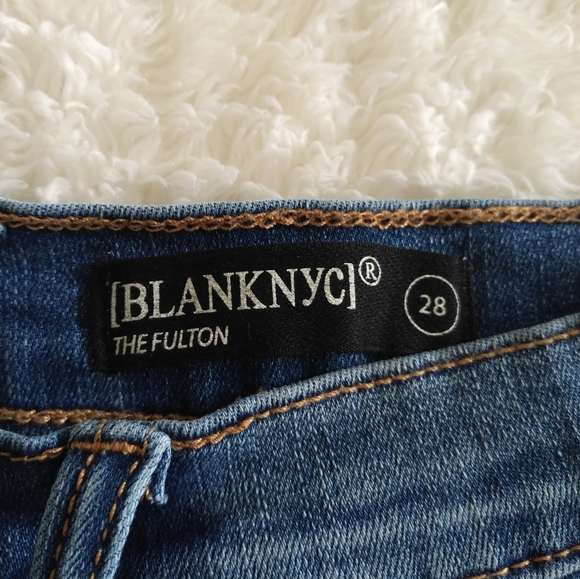 ✨️HP✨️ Blank NYC🗽The Fulton Mid Rise Denim Shorts - NWT - Picture 3 of 13